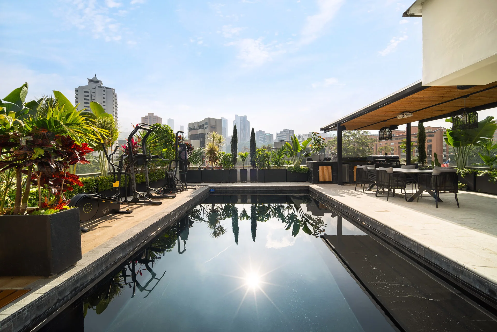 El Poblado Penthouse, El Poblado, Medellín (view 2)
