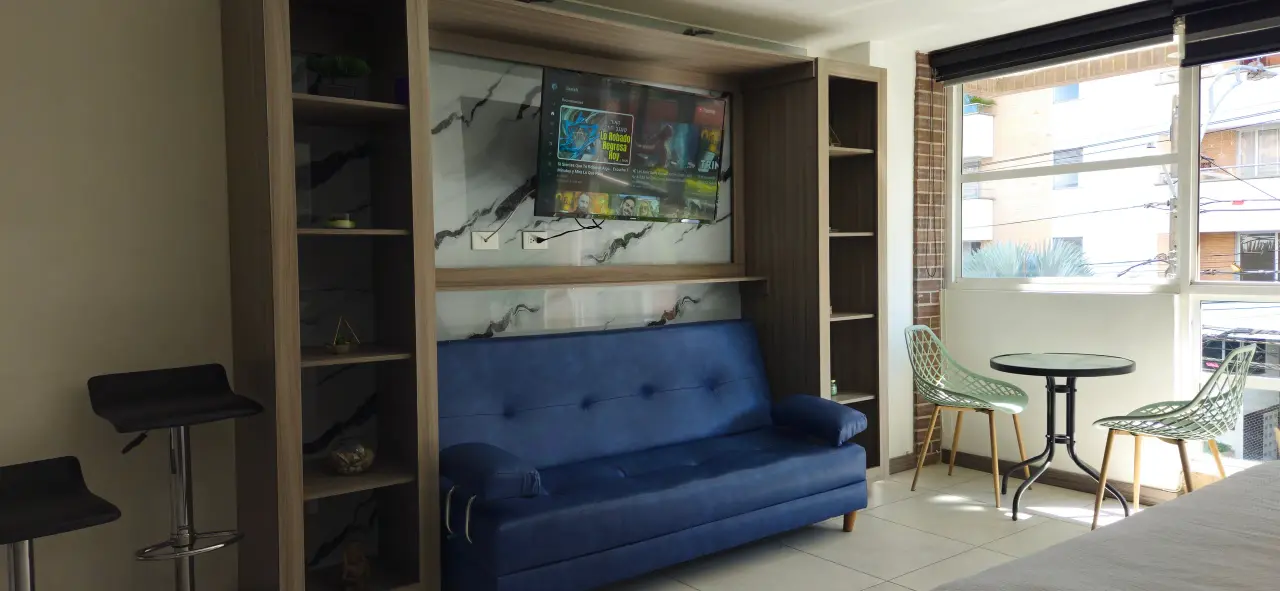 Laureles Studio — King Bed & Central in Laureles, Medellín